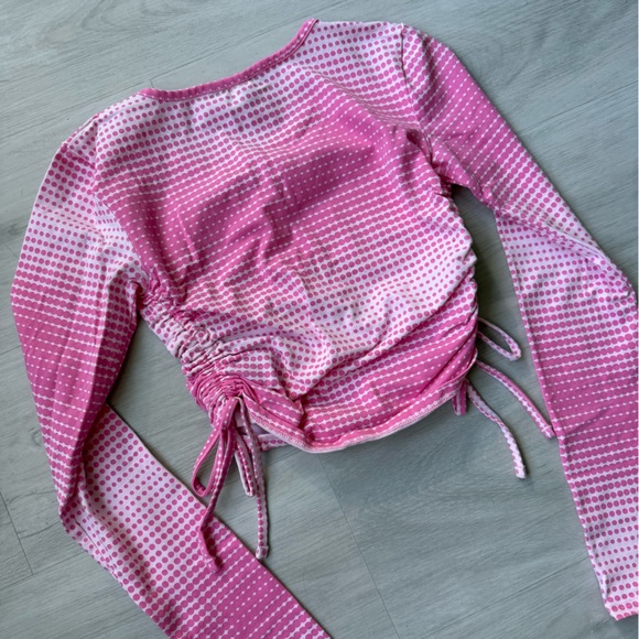 No Boundaries Y2K Crop Top - Picture 4 of 5